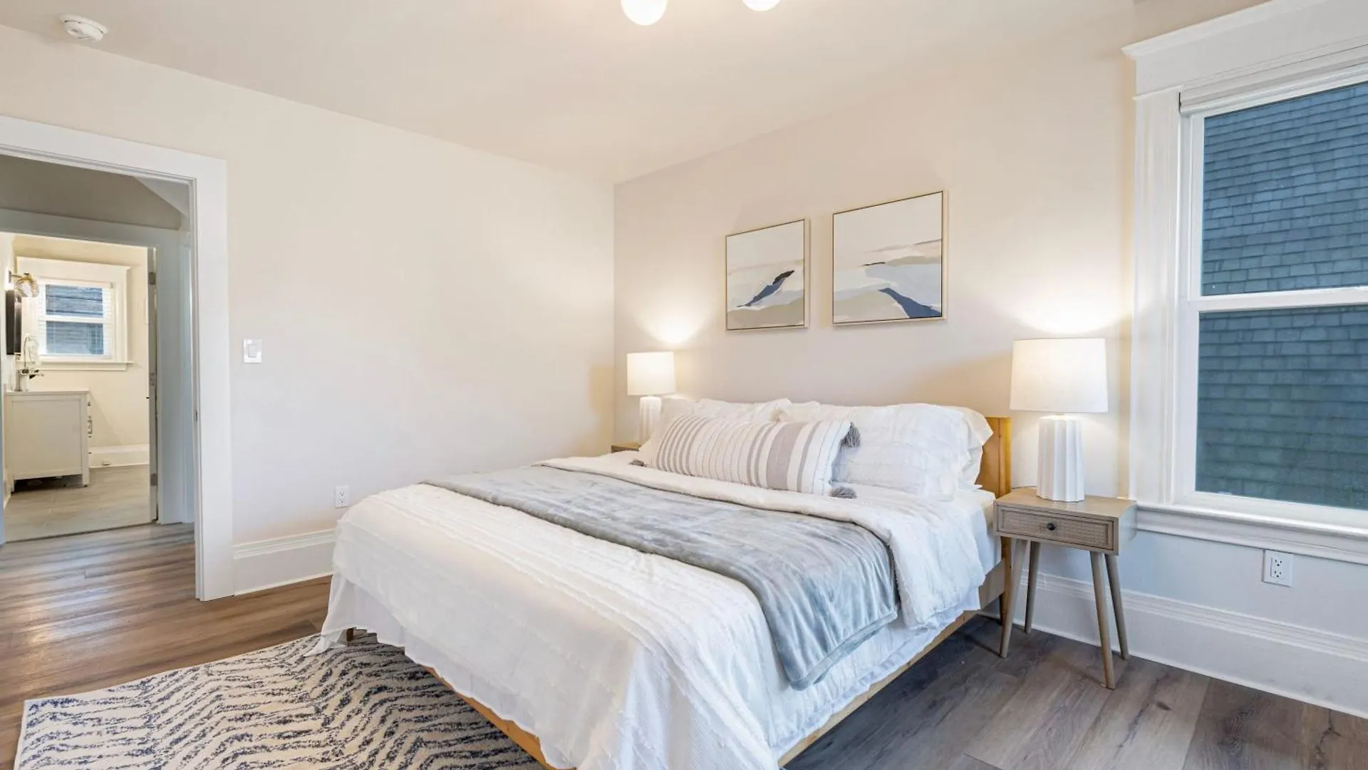 Vintage Meets Modern Spacious Capitol Hill Single Family Home With 97 Walk Score Seattle Holiday home