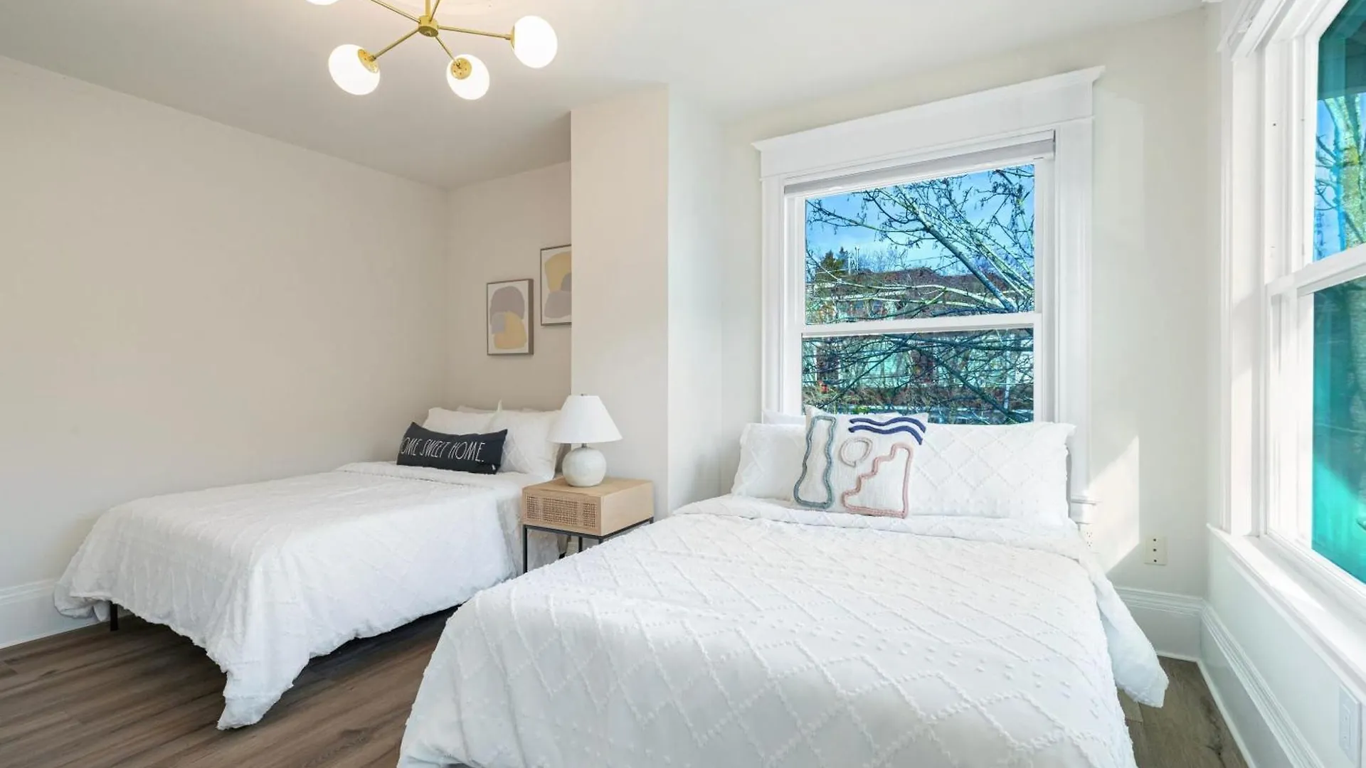 Vintage Meets Modern Spacious Capitol Hill Single Family Home With 97 Walk Score Seattle Holiday home