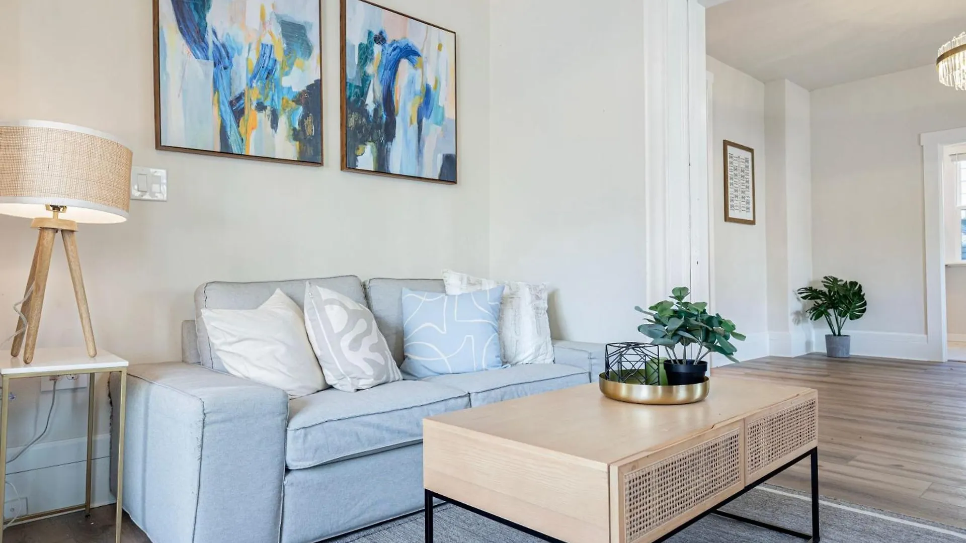 Vintage Meets Modern Spacious Capitol Hill Single Family Home With 97 Walk Score Seattle 0*,  United States