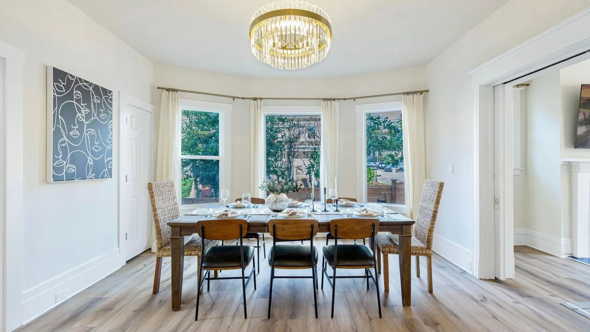 Vintage Meets Modern Spacious Capitol Hill Single Family Home With 97 Walk Score Seattle Holiday home