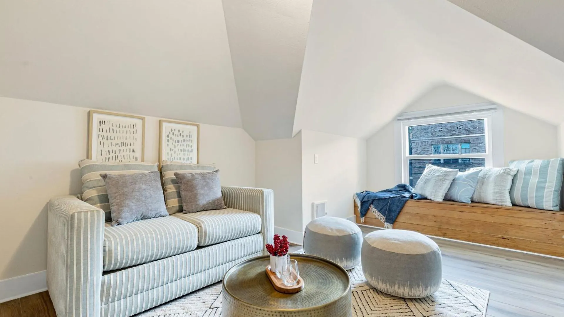 Vintage Meets Modern Spacious Capitol Hill Single Family Home With 97 Walk Score Seattle Holiday home